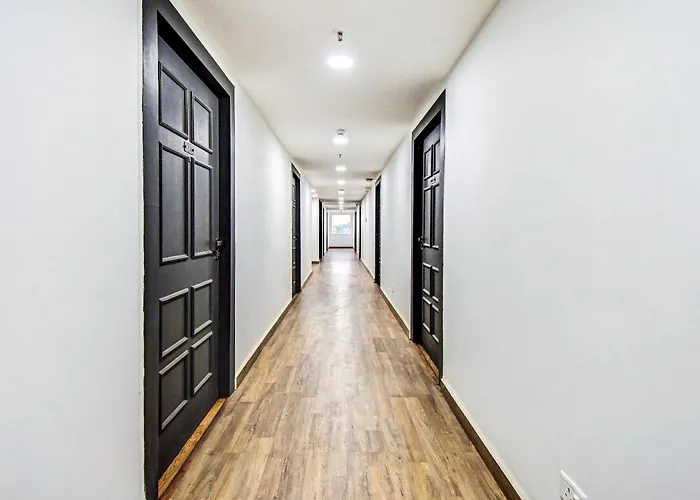 Super Townhouse The Royal Retreat